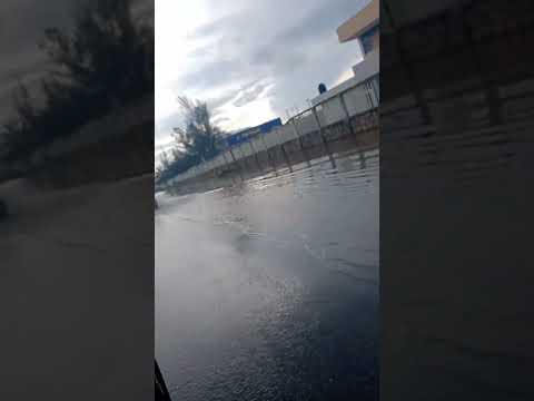 Fuerte aguacero en Salinas Santa Elena Ecuador