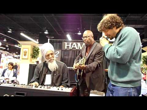 William Galison & Dr. Lonnie Smith at NAMM 2012