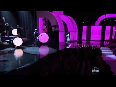 Call Me Maybe Gangnam Style Mashup   Carly Rae Jepsen vs  PSY   GeekBeat Tips & Reviews