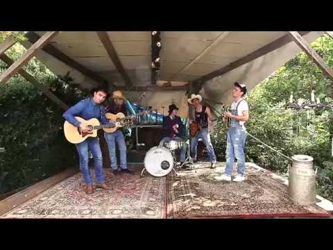 The Hillbilly Moonshiners Bluegrass Band - Single Ladies [Official Video]