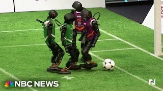 Download lagu Chinese AI robots compete in first ever soccer match mp3 Download lagu Chinese AI robots compete in first ever soccer match mp3