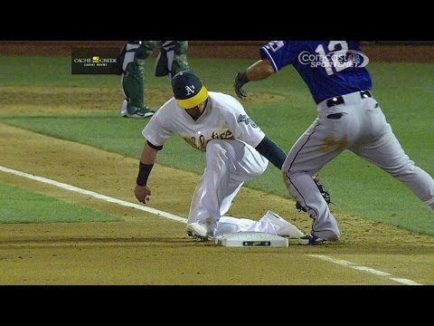 TEX@OAK: A's challenge safe call, stands in 9th