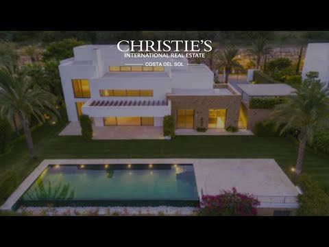 Spectacular villa next to the Casares golf course