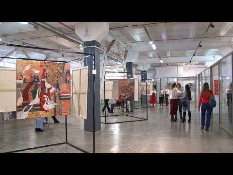 Выставка художницы Марины Уткиной «Славно да душевно» открылась в Бийске (Бийское телевидение)