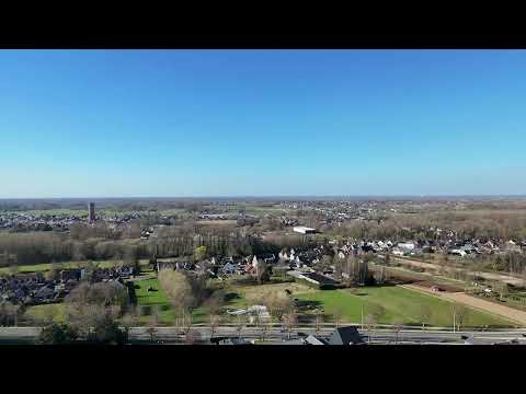 Erpe-Mere. Dronebeelden van de Dorpsstraat Erpe.