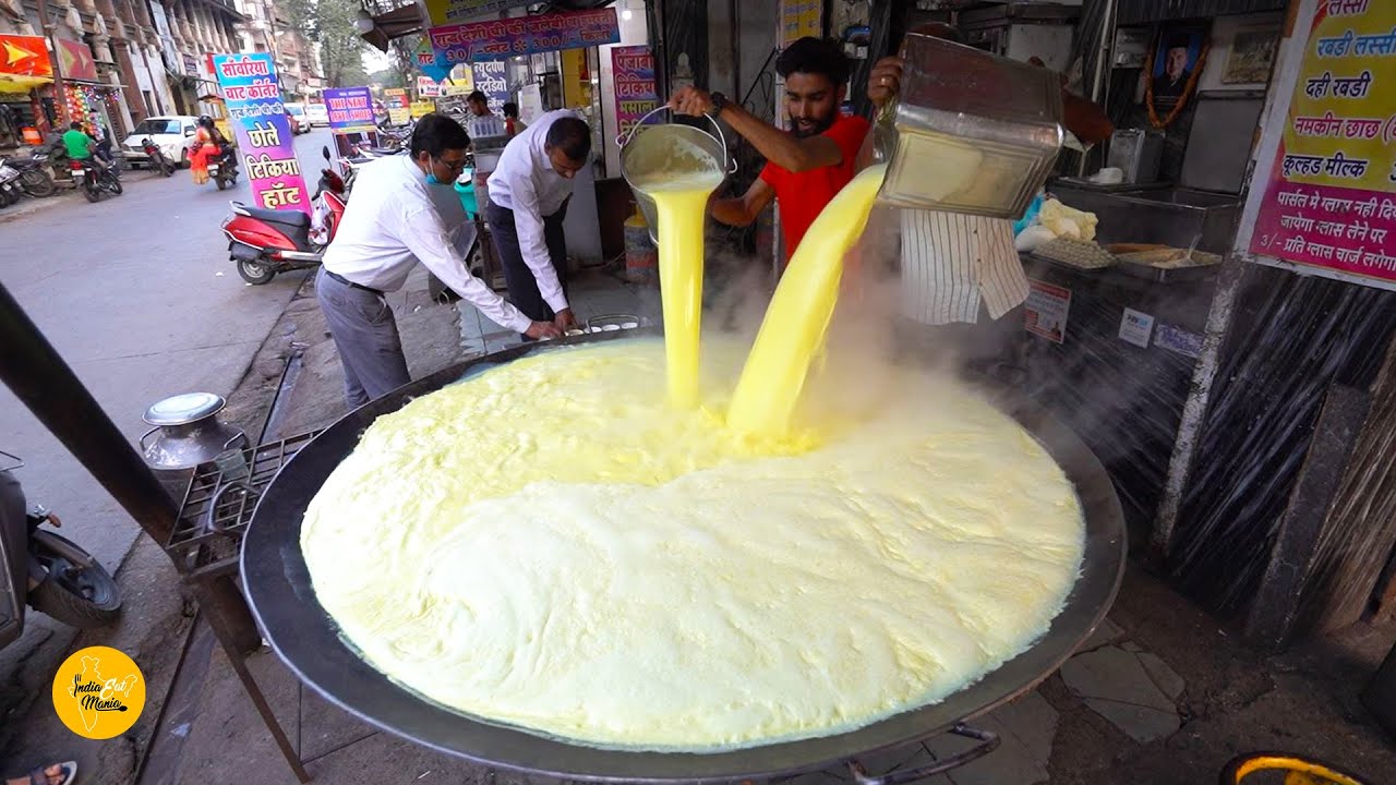 World Biggest Kadhai Kesar Doodh Making of Indore Rs. 30/- Only l Indore Street Food
