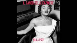 Kadr z teledysku Il tango delle capinere tekst piosenki Nilla Pizzi