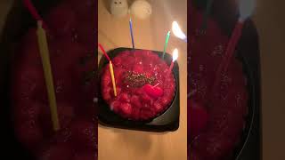 誕生日迎えました！ こっちゃさんからケーキをいただきました！ハートのろうそくに1人でテンション上がってました！ありがとうございます😭 #音源私