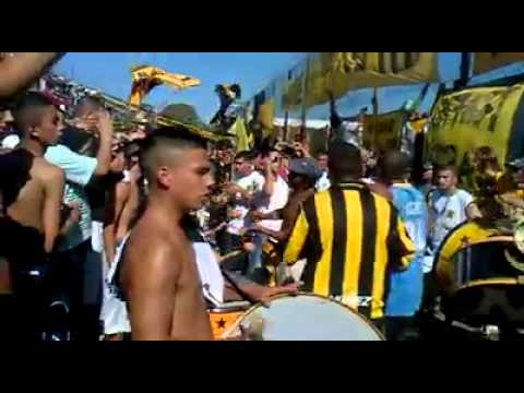 "SOMOS BORRACHOS Y PISTOLEROS" Barra: La Banda Monstruo &bull; Club: Almirante Brown