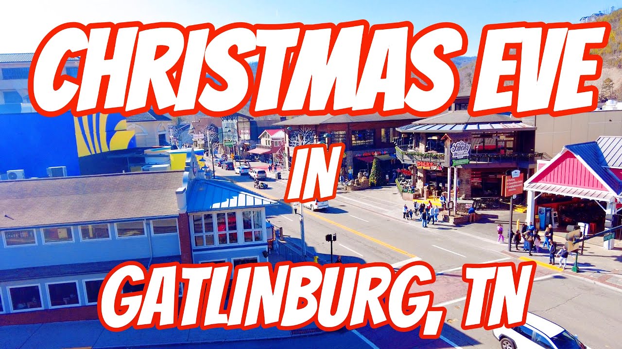 It's Christmas Eve in Gatlinburg, TN 2024 - Walking the strip / How busy is it?