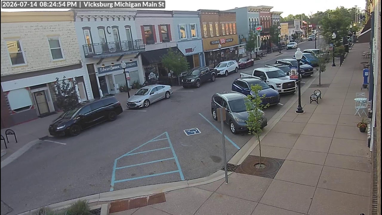 Live webcam view of Vicksburg Main Street