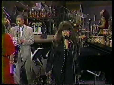Darlene Love and Ronnie Spector - Sleigh Ride