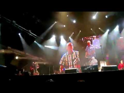 Nadie es perfecto + Ñam fri frufi fali fru (Indio Solari en Mendoza, 13-12-2014)