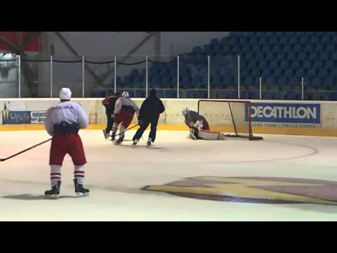 Trening kadry U20 w hokeja na lodowisku Toropol w Opolu