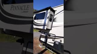 like new jayco 5th wheel