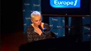 Annie Lennox .There Must Be An Angel . Paris 2009