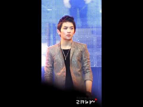 110921 kimpo college festival - brushing by Rickya.com