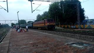 preview picture of video 'Amritsar Mail departs Balamau'