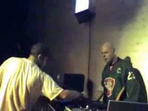 MC Mamania & DJ Svaras - Skitas (Live) @ Senoji Mokykla 3