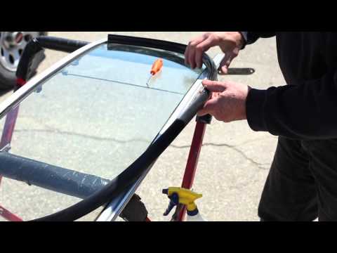 194 MG Tech | Windscreen Rubber Installation on MGB