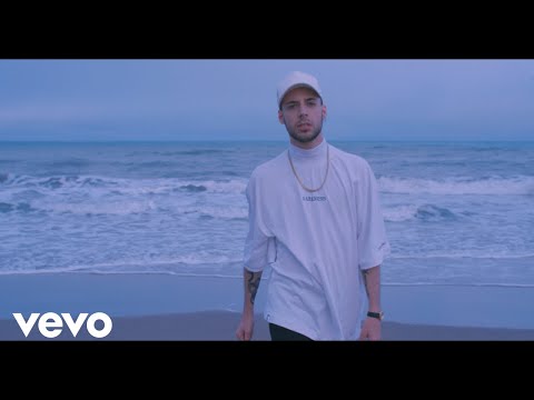 Naiky Unic - Mami Yo