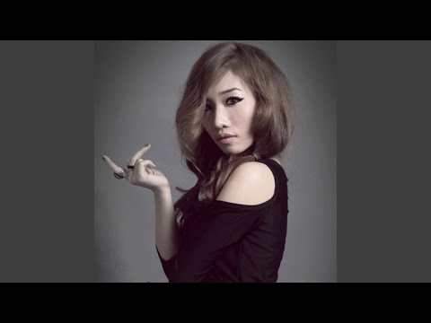 Thể hiện bởi Hằng BingBoong