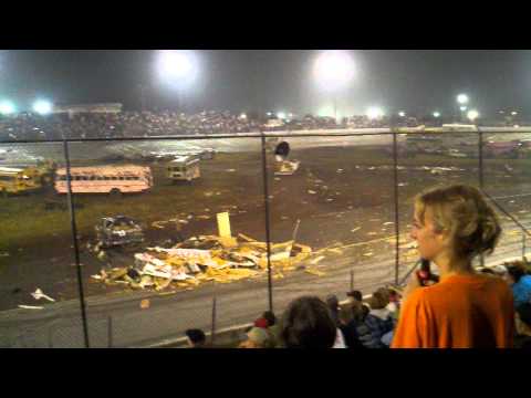 Crash-a-rama Figure 8 Camper Trailer Race