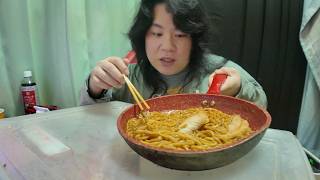 バイト合格したご褒美にセブンのG系ラーメン替え玉して食べる