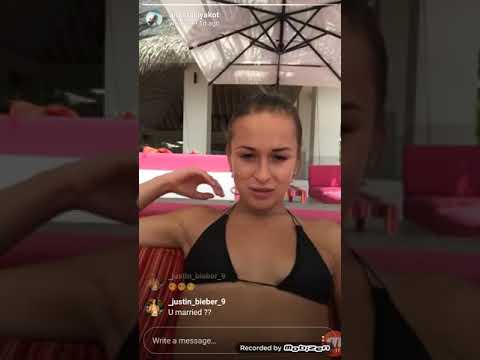 Beautiful Maldives hotel beach instagram live (2).