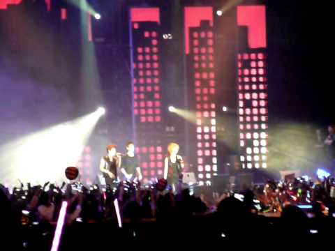 [fancam]101023 SHINee- Replay Boom Track at Korean Pop Night Concert 2010 Singapore