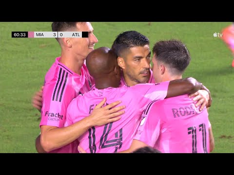 Luis Suarez INSANE VOLLEY!!