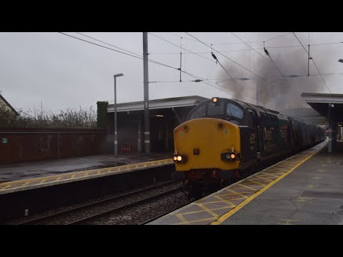 DRS 37069,37059,37038,37422 and 37218 power through Stowmarket working 0Z37 21/12/20