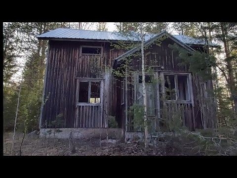 Urbex Yllättävän hyväkuntoinen hylätty pirtti keskellä ei mitään.