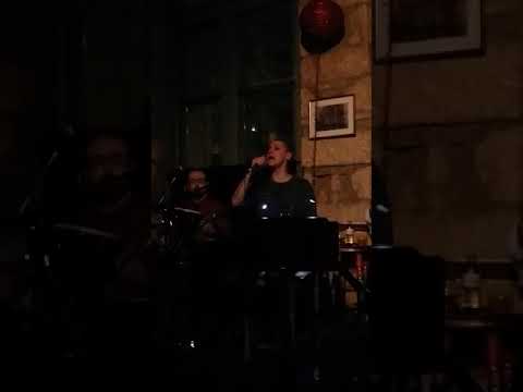 Της γερακίνας γιος-Έλενα Δεληχρήστου