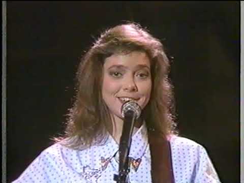 Nanci Griffith performing on New Country 1987