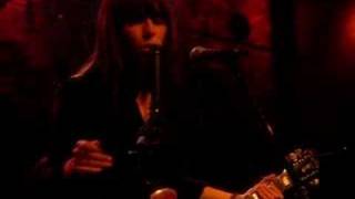 Feist at MTV -Honey Honey-