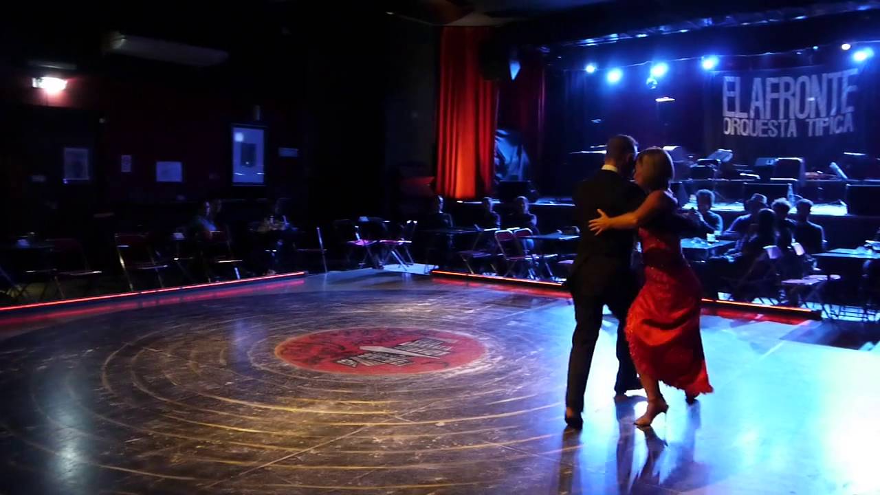 Claudio Gonzalez y Julia Urruty Maldita Milonga Domingo - Fumando espero -