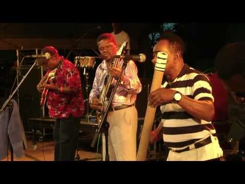 Conjunta Angola 70 - 11 - LIVE at Afrikafestival Hertme 2012