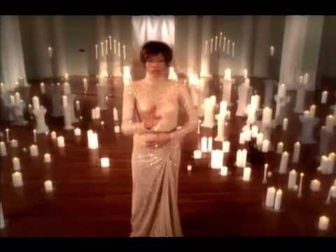 Thể hiện bởi Whitney Houston