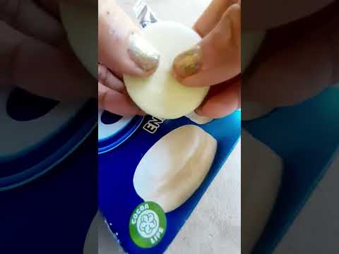 Unwrapping #Oreo white chocolate🍫