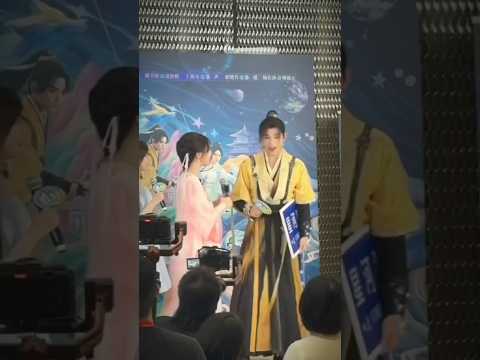 They all can’t resist miao miao’s cuteness 😆😍 #estheryu #dingyuxi #yushuxin