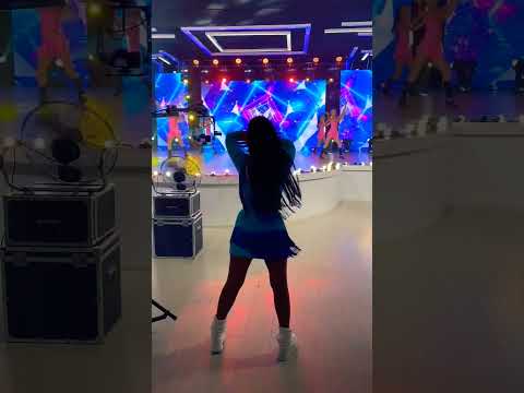 Julia Sandu(Picături Muzicale) - Alexa Sherman(Don't be shy)