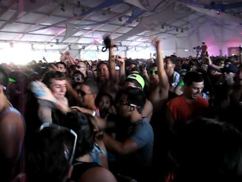 ULTRA Music Festival  fight . Well More Like a Sucker Punch