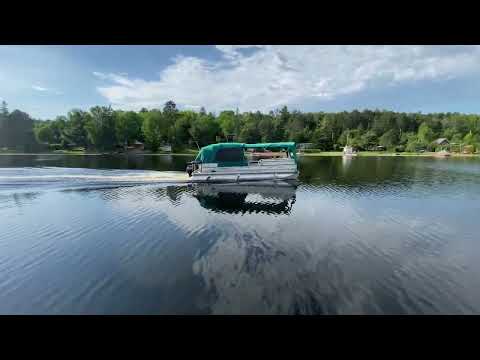 2001 26 foot Princecraft Pontoon, Nepewassi Lake Ontario