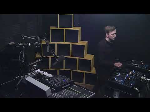 Navalon Radio with Nicky Elisabeth + Colyn