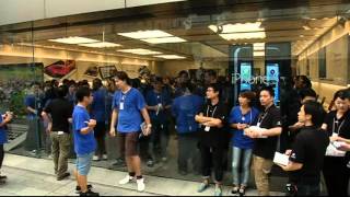 preview picture of video 'iPhone 5 release in Japan'
