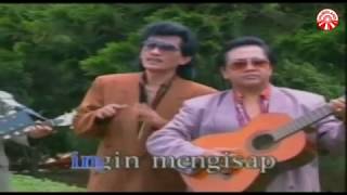 Download lagu Mawar Berduri (Favourite's Group) mp3