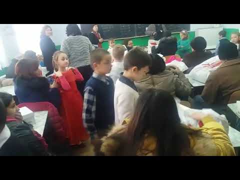 Campania ZDI la Scoposeni: copiii primesc daruri