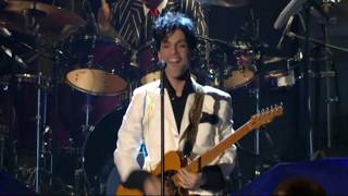 Prince performs &quot;Let&#39;s Go Crazy&quot; at the 2004 Rock &amp; Roll Hall of Fame Induction Ceremony