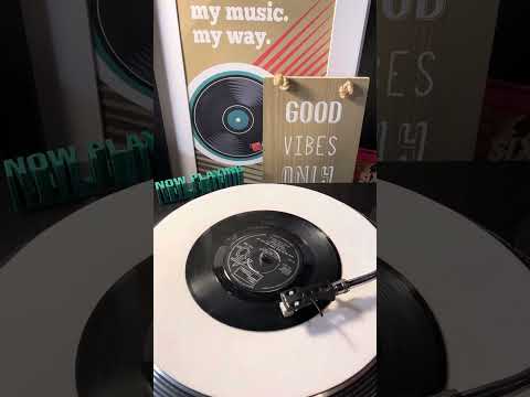 Gladys Knight & The Pips - Take Me In Your Arms And Love Me ( Vinyl 45 ) From 1967 .